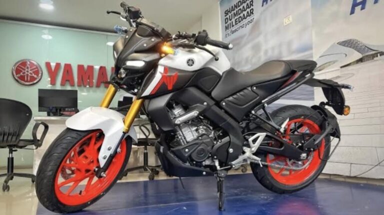 शानदार लुक में दीवाना बनाने लॉन्च हुई Yamaha MT 15 V2 बाइक, माइलेज में सबसे बेहतर